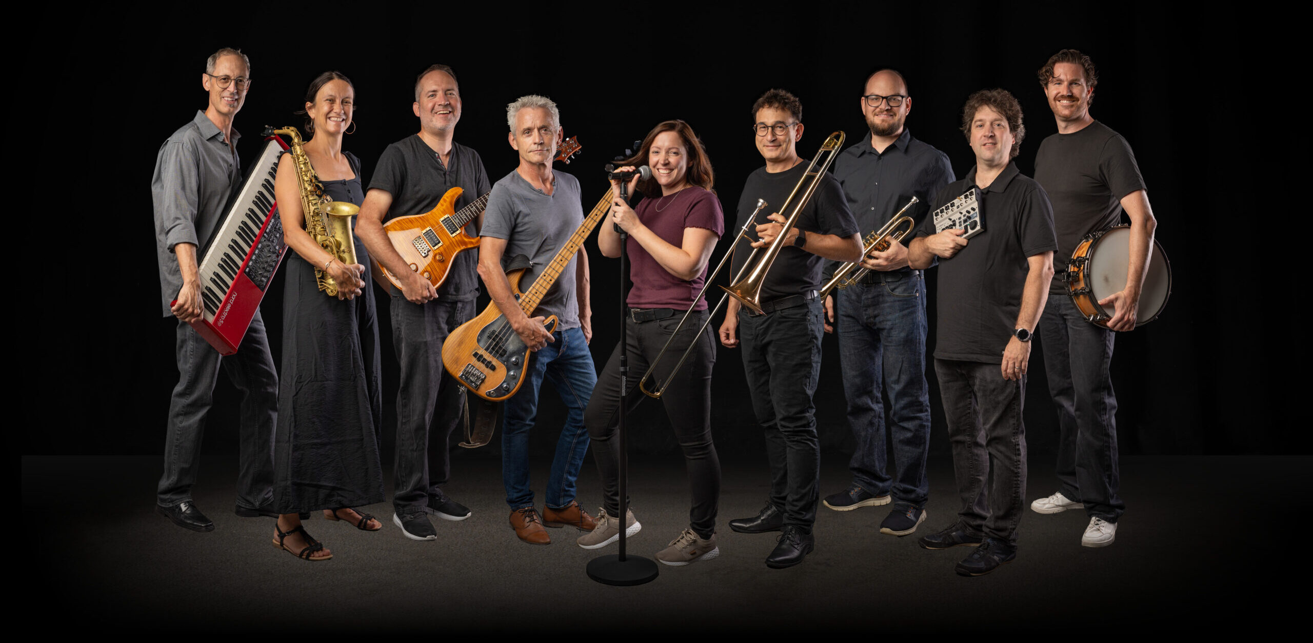 Gruppenbild der Band 9toGroove aus Luzern